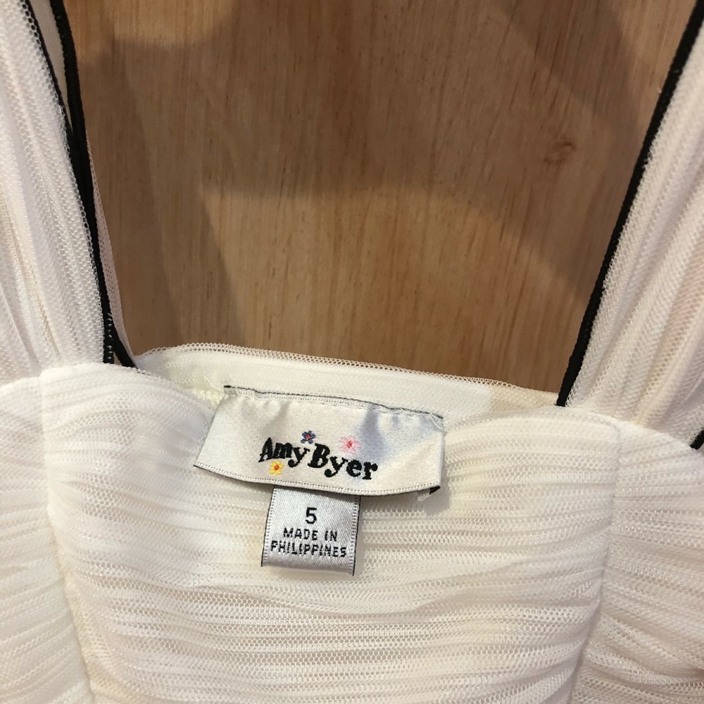 Dress size 5 little girl for 5 year old